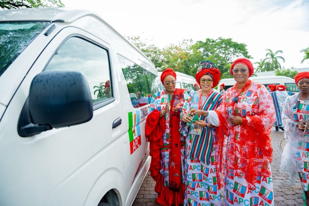 First lady Remi Tinubu urges APC women to prioritize trust, grassroots ahead 2027
