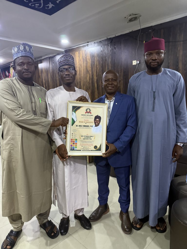 National Youth group honours Villa Press Corps Chairman Dr. Anule with leadership prize